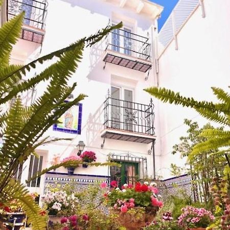 Hostal Enriqueta Marbella Exterior photo