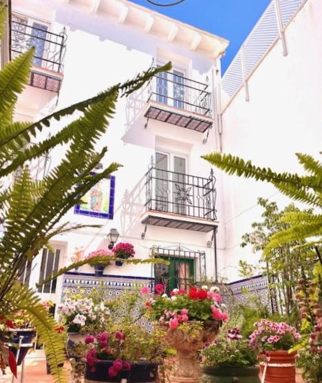 Hostal Enriqueta Marbella Exterior photo